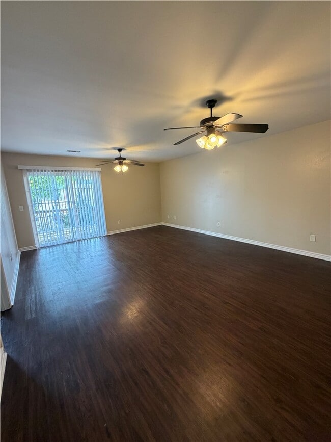 Building Photo - 231 Graystone Cir