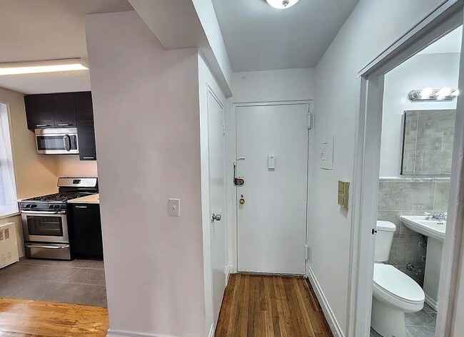 Foto del edificio - 1725 Edison Ave