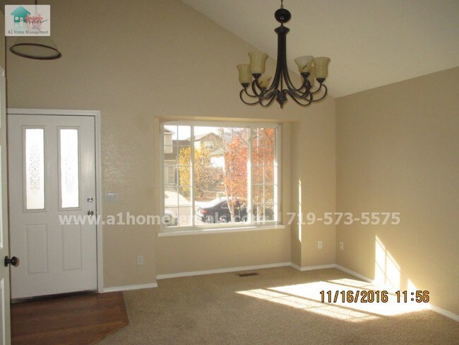 Building Photo - 3 Bed Tri-Level with Finished Basement