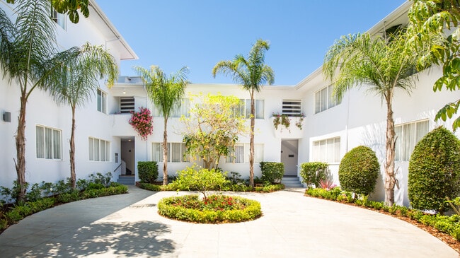 Foto del edificio - 132 San Vicente Blvd
