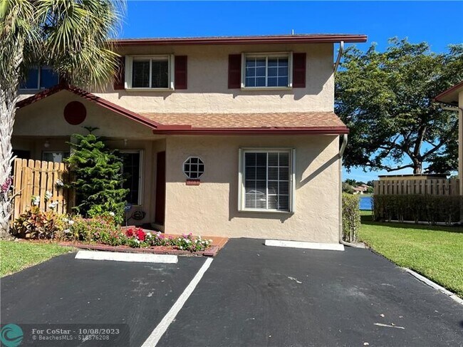 Foto del edificio - 9761 NW 37th St