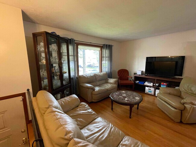 Foto del edificio - 911 Baltimore Ave