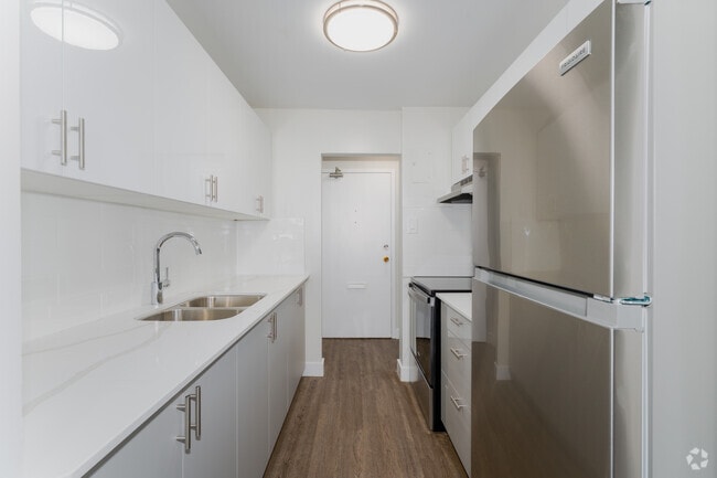 Interior Photo - 105 Cherryhill Blvd
