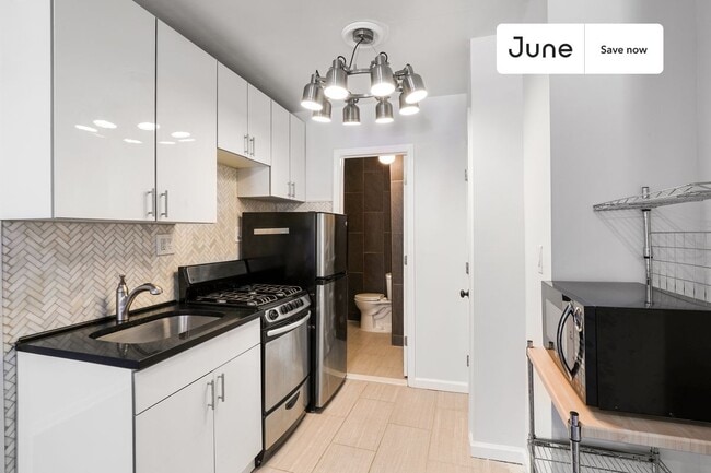 Photo - 534 E 14th St Apartment