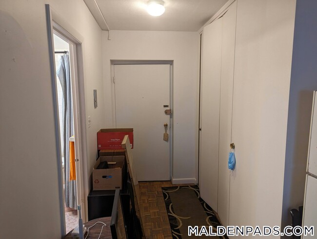 Building Photo - 525 Highland Ave