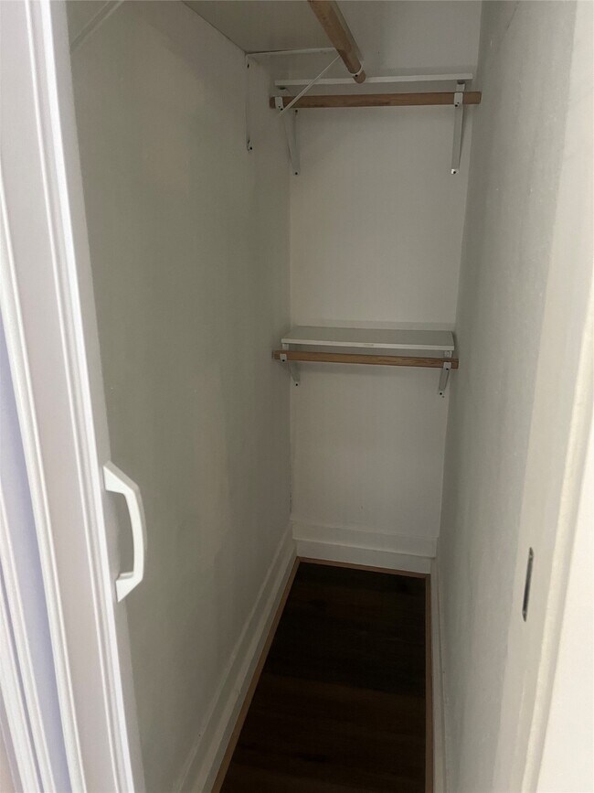 Foto del edificio - 3819 Menard St