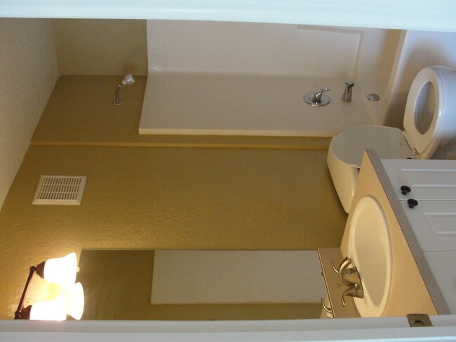Building Photo - 843 Grand Regency Pointe