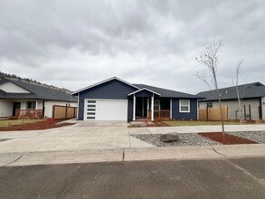 Building Photo - 1164 W Ridge Dr