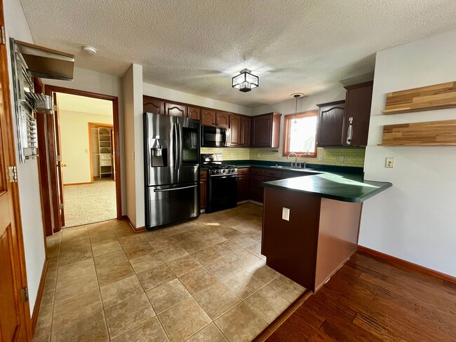 Foto del edificio - Home for Rent by Capital Property Management