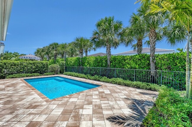 Foto del edificio - 13501 Artisan Cir