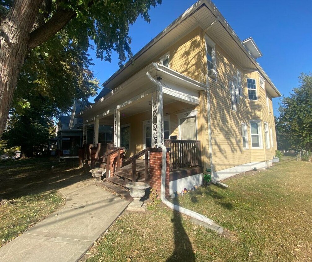 Primary Photo - 701 N 24th St.