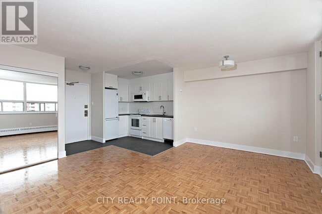 Building Photo - 1500 Bathurst St