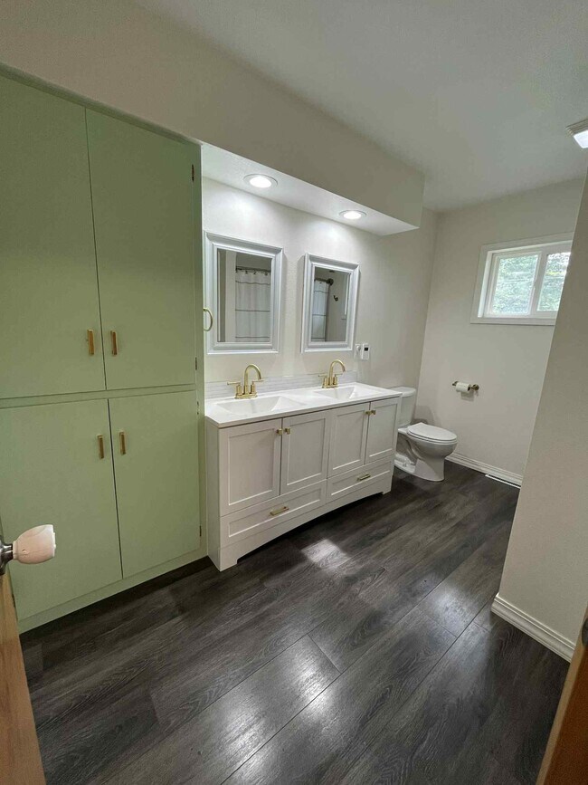 Bathroom - 2030 Kimball Ave