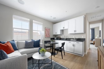 Building Photo - 16068 Crofton Spgs Wy