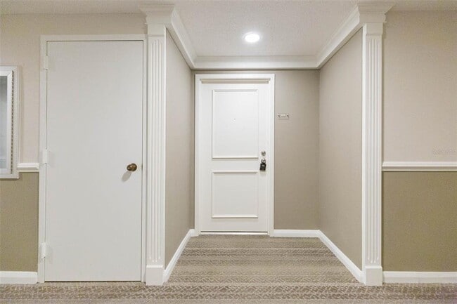 Foto del edificio - 5950 Pelican Bay Plaza S