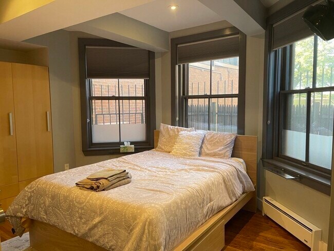 Building Photo - 397 Beacon St