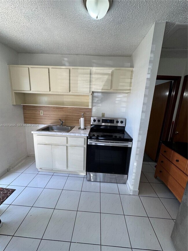 Foto del edificio - 5530 E 6th Ave