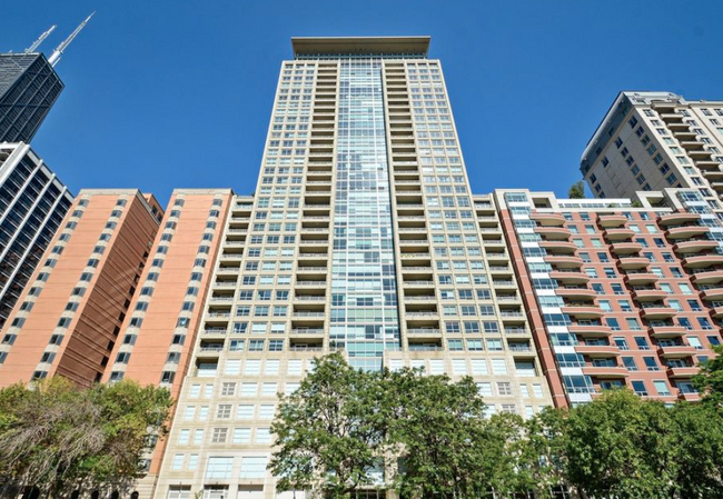 Building Photo - 250 E Pearson St