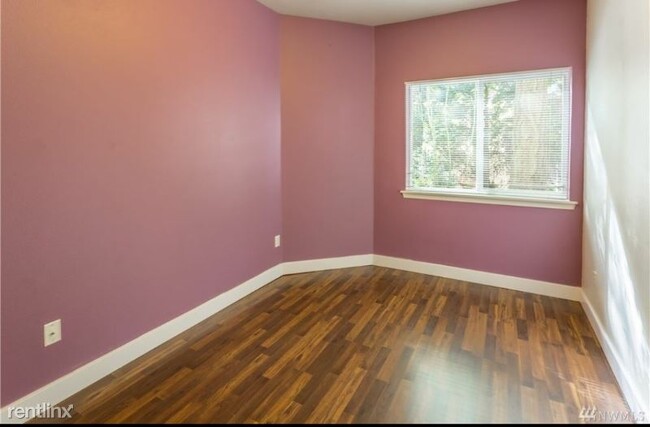 Building Photo - 2 br, 2 bath Condo - 16225 Northup Way