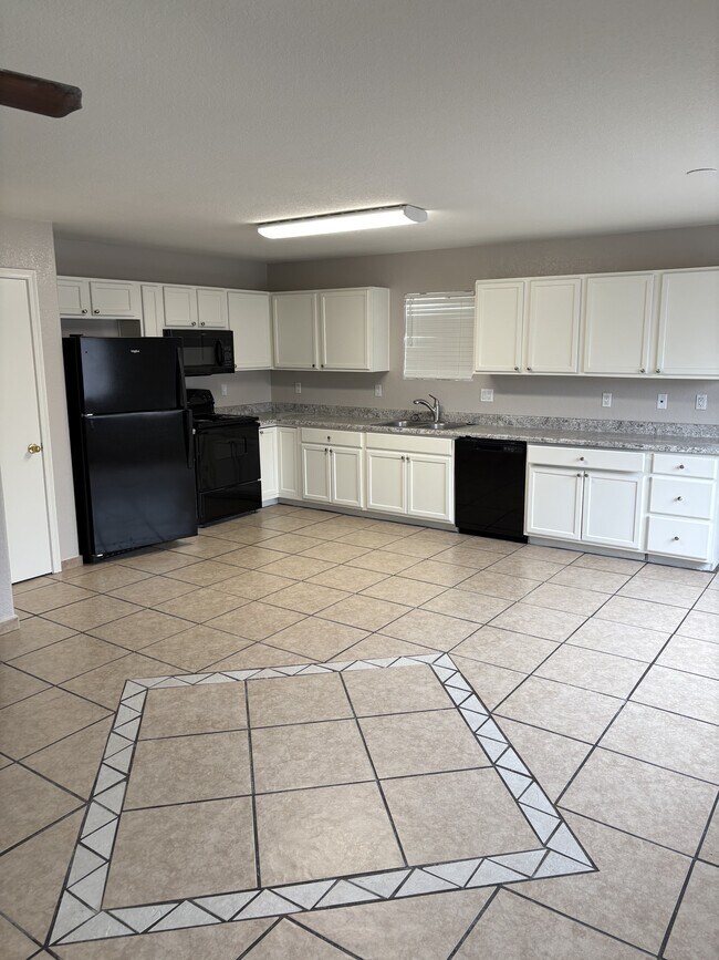 Building Photo - 2648 S 84th Gln