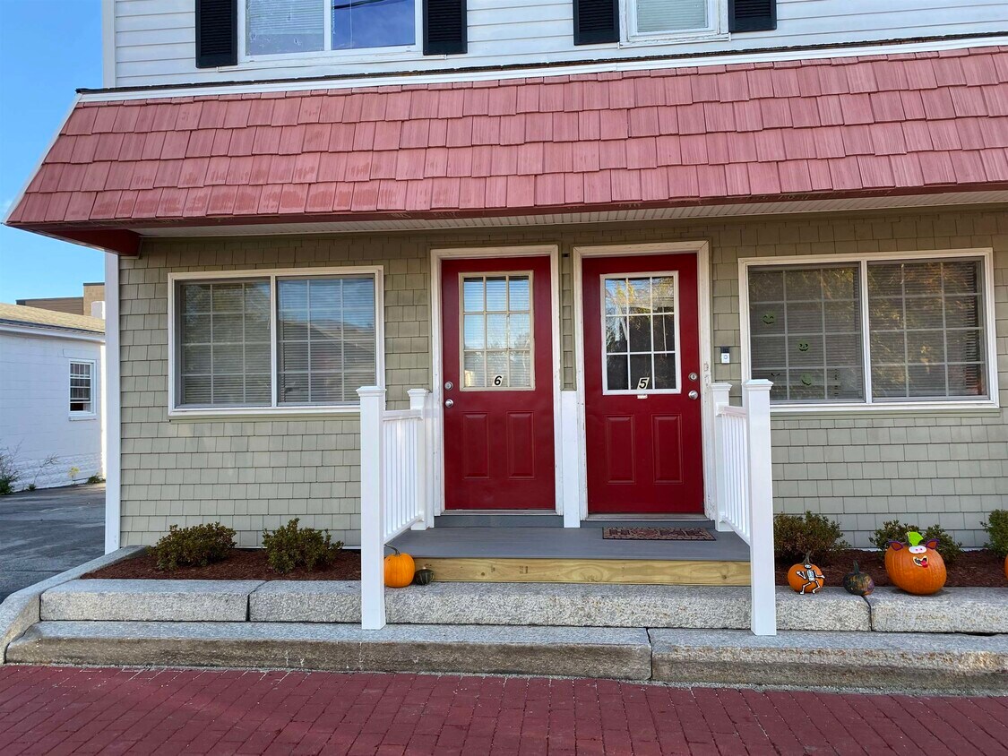 Foto principal - 8 Railroad Ave