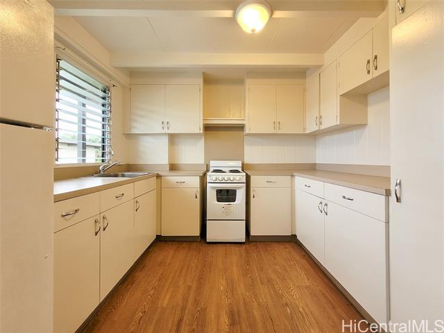 Building Photo - 94-820-820 Awanei St