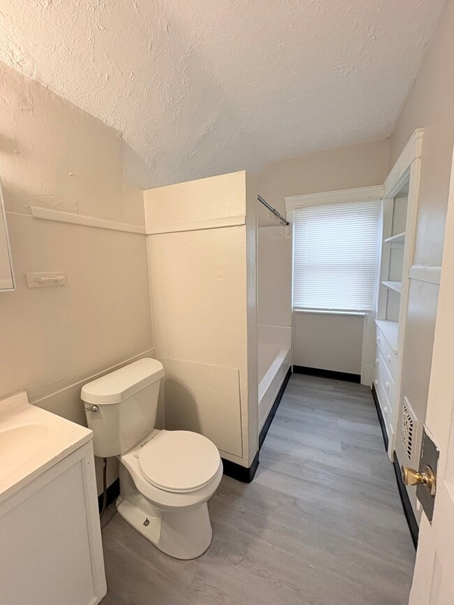 Building Photo - 3354 W 88th St