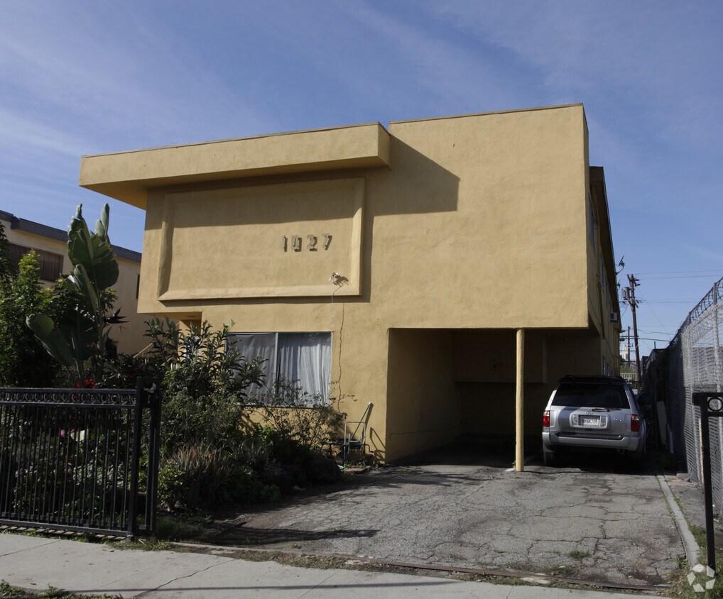Building Photo - 1027 N Hudson Ave