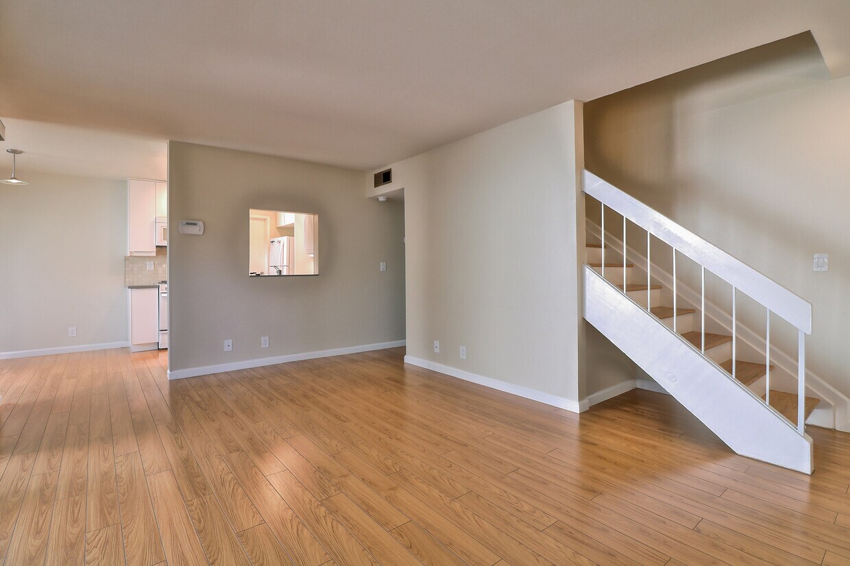 Primary Photo - 2947 McKinley Dr