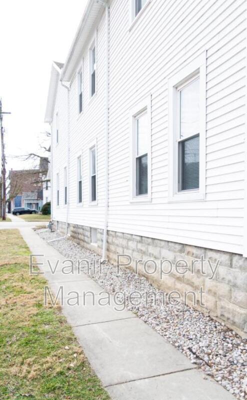 Building Photo - 21 E Water St