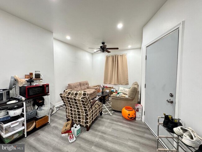 Foto del edificio - 323 N Preston St