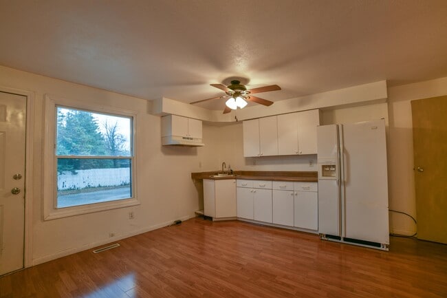 Foto del edificio - 720 Fairwood Dr