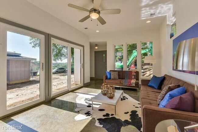 Foto del edificio - 428B Wingrove St