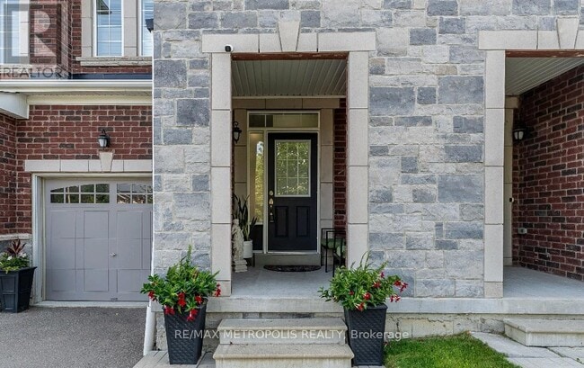 Building Photo - 49 Rimrock Cres