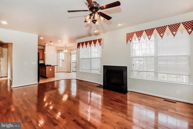 Foto del edificio - 15230 Lord Culpeper Ct