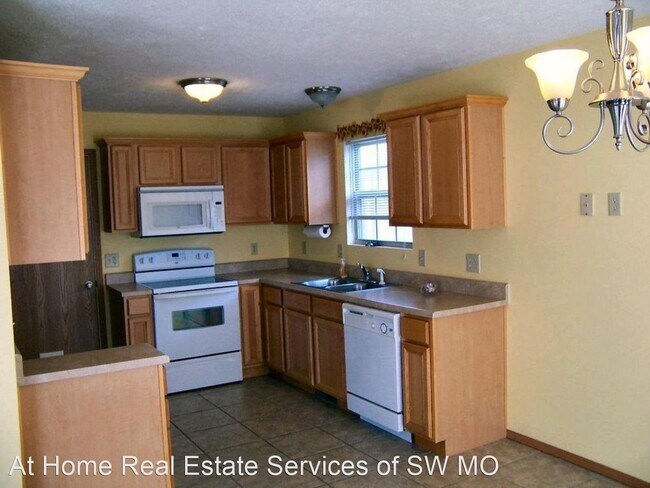 Building Photo - 3 br, 2 bath House - 638 S Casa Grande