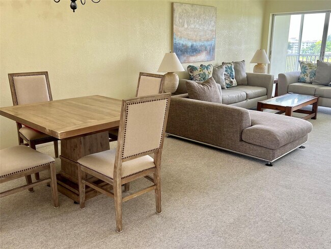 Foto del edificio - 3000 N Palm Aire Dr