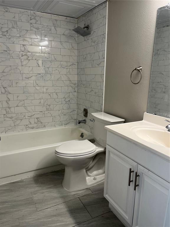 Building Photo - 3300 Fox Chase Cir