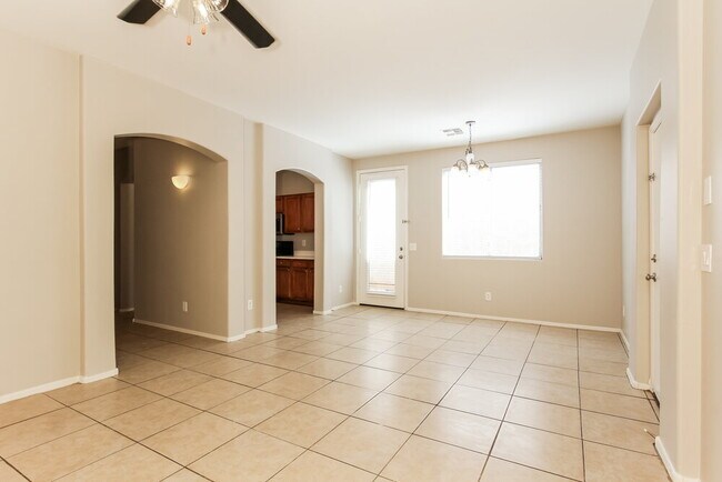 Foto del edificio - 6525 W Monroe St