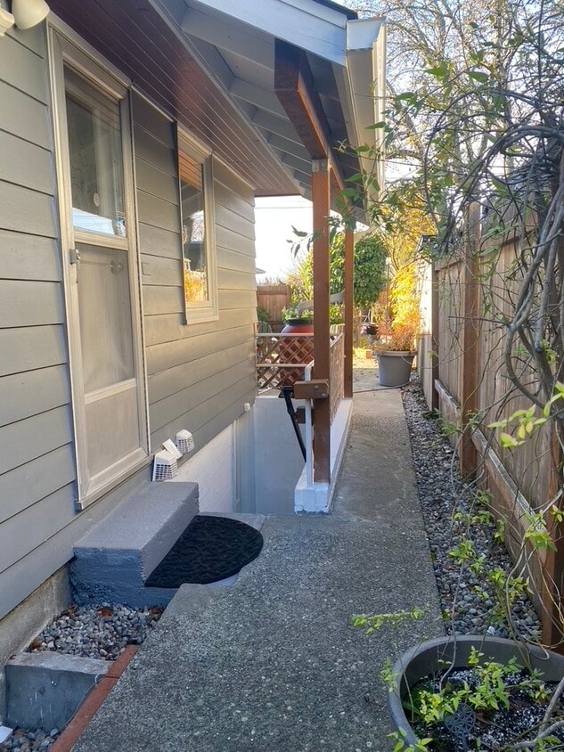 Primary Photo - 9443 21st Ave SW