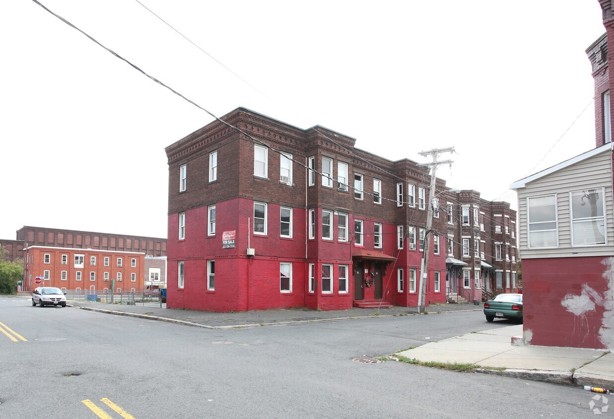 7476 Newton St, Holyoke, MA 01040 Apartments in Holyoke, MA