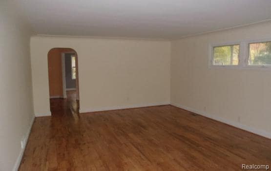 Building Photo - 665 Pontiac Dr