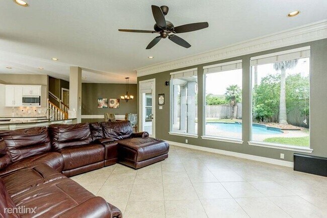 Foto del edificio - 4 br, 3.5 bath House - 13523 Pegasus Road ...