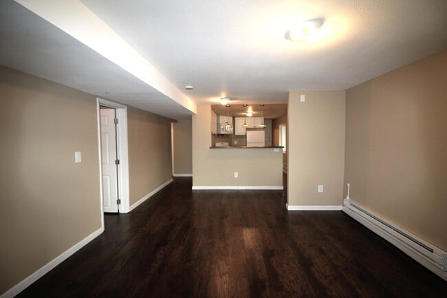Building Photo - West Side Charmer for Rent – Duplex