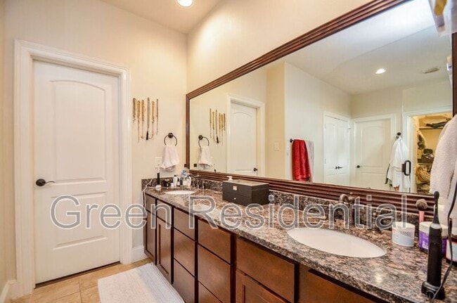 Building Photo - 1123 Hempstead Villa Ln