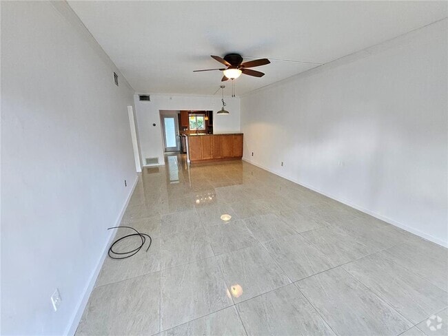 Building Photo - 733 NW 30th Ct