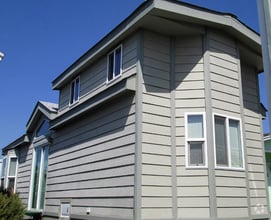 Building Photo - 12265 Woodruff Ave