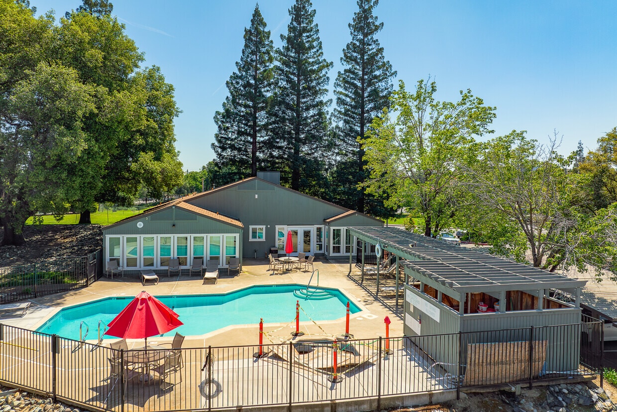 Primary Photo - Windscape Apartments