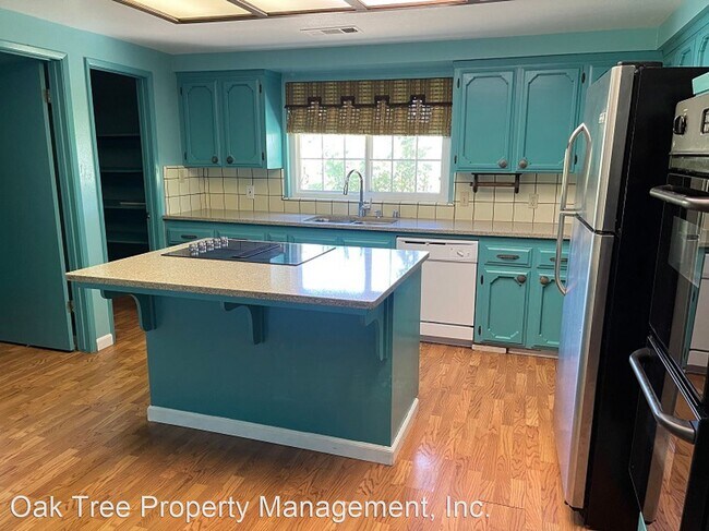 Foto del edificio - 4 br, 2 bath House - 6938 E. Clinton Avenue