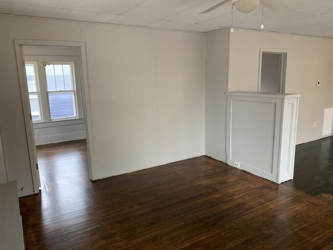 Building Photo - 139 S Lowry St